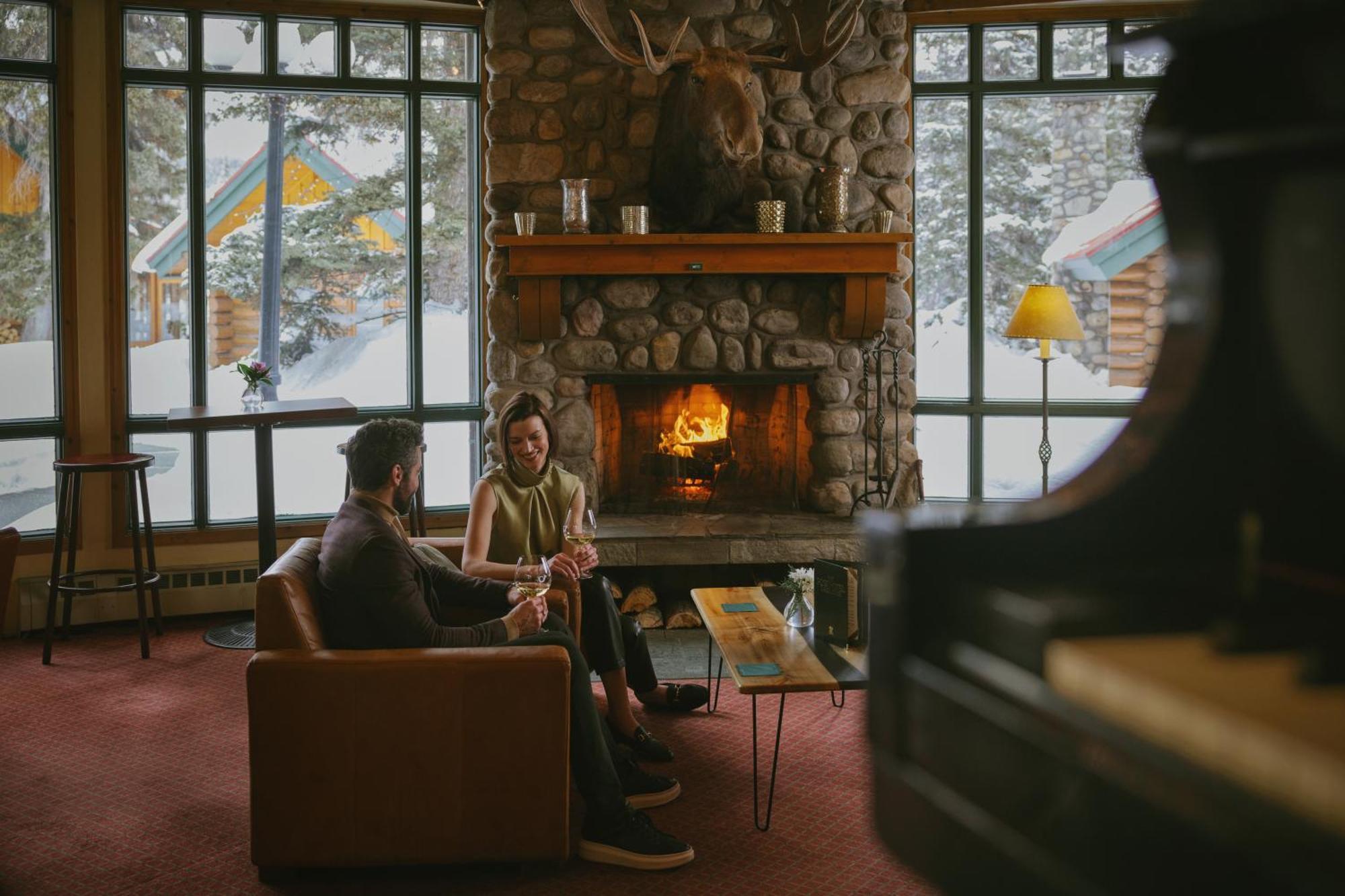 Post Hotel & Spa Lake Louise Kültér fotó